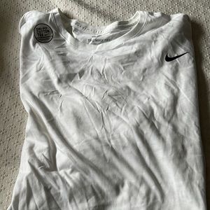 Nike mens white dry fit t shirt